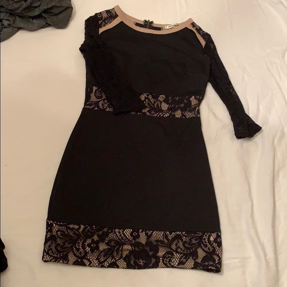 Black/beige mini dress